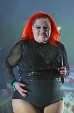 BETH DITTO Performs at London