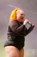 BETH DITTO Performs at London
