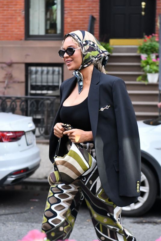 BEYONCE Out at Lucali Pizza in Brooklyn 08/18/2024