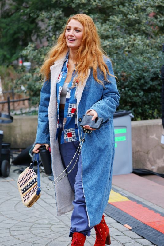 BLAKE LIVELY on The Set of It Ends With Us in Jersey City 01/11/2024