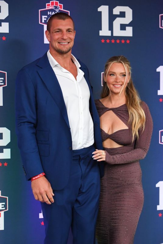 CAMILLE KOSTEK at Tom Brady