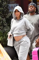 CARDI B ardi Leaves a Hotel in New York 08/01/2024