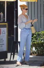 CAROLYN MURPHY Having a Birthday Lunch After Recently Turning 50 08/21/2024