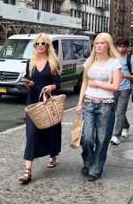 CLAUDIA SCHIFFER Out with Her Daughter CLEMENTINE STUN in New York 08/26/2024