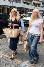 CLAUDIA SCHIFFER Out with Her Daughter CLEMENTINE STUN in New York 08/26/2024