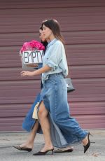 DEMI MOORE and SCOUT WILLIS Visit a Friend
