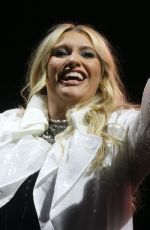 ELLA HENDERSON Performs at Market Rasen Racecourse 08/17/2024