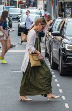 EMILIA CLARKE Out for Lunch at Duck Soup in London 08/18/2024