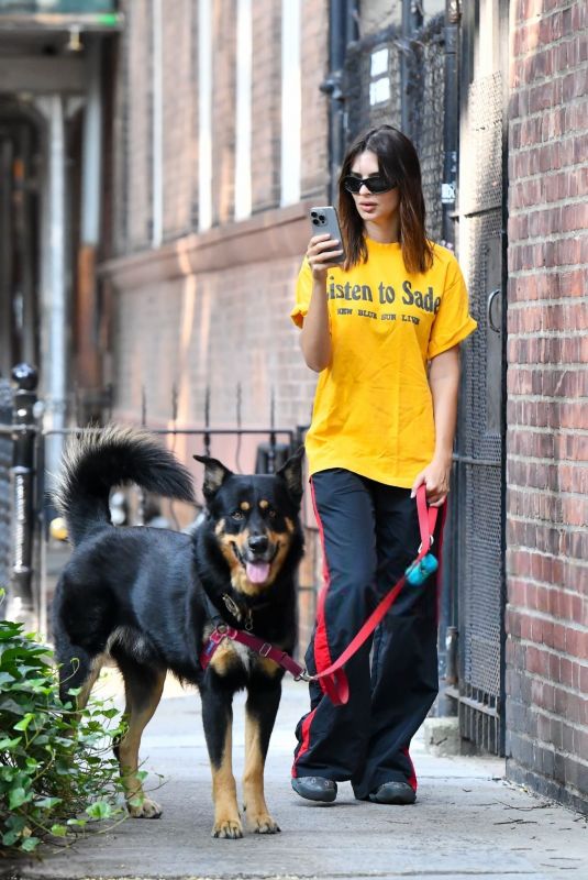 EMILY RATAJKOWSKI Walks Her Dog Out in New York 08/14/2024