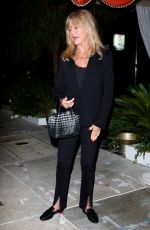 GOLDIE HAWN Out for Dinner with Friends in West Hollywood 08/24/2024