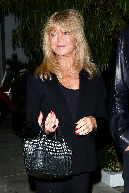 GOLDIE HAWN Out for Dinner with Friends in West Hollywood 08/24/2024