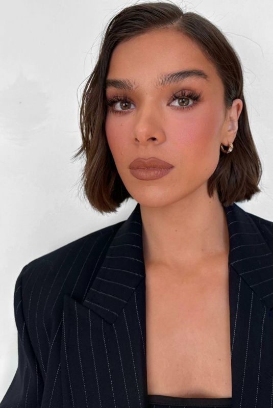 HAILEE STEINFELD - Neutrogena Launch Event Portraits, August 2024