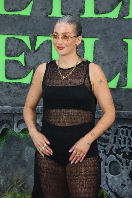 HARRIET ROSE at Beetlejuice Beetlejuice Premiere in London 08/29/2024