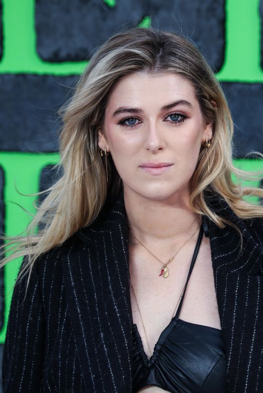 HONOR SWINTON BYRNE at Beetlejuice Beetlejuice Premiere in London 08/29/2024