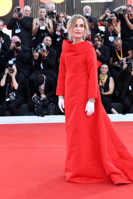 ISABELLE HUPPERT at Beetlejuice Beetlejuice Opening Premiere at 81st Venice International Film Festival 08/28/2024
