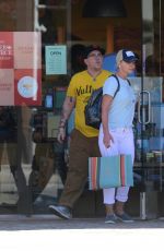JAIME PRESSLY Shopping at Paper Source in Los Angeles 08/20/2024