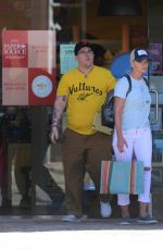 JAIME PRESSLY Shopping at Paper Source in Los Angeles 08/20/2024