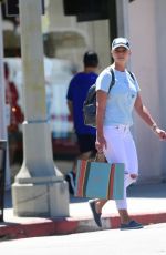 JAIME PRESSLY Shopping at Paper Source in Los Angeles 08/20/2024