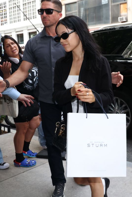 JENNA ORTEGA Out Shopping in New York 08/16/2024
