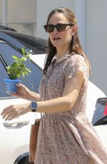 JENNIFER GARNER Out and About in Brentwood 08/25/2024