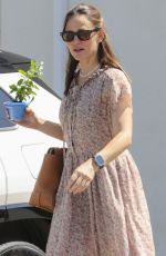JENNIFER GARNER Out and About in Brentwood 08/25/2024