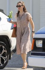 JENNIFER GARNER Out and About in Brentwood 08/25/2024