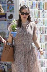JENNIFER GARNER Out and About in Brentwood 08/25/2024