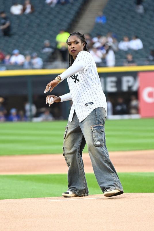 JENNIFER HUDSON Throws Out The First Pitch To Celebrate The Return Of The Jennifer Hudson Show 08/10/2024