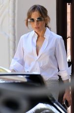 JENNIFER LOPEZ Out House Gunting with Realtors in Bel Air Area of Los Angeles 08/06/2024