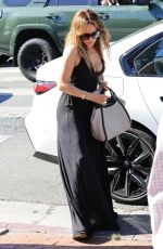 JENNIFER LOPEZ Out Shopping in Los Angeles 08/17/2024