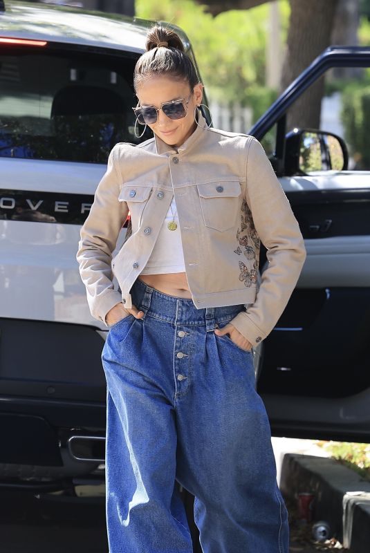 JENNIFER LOPEZ Out Visiting a Friend in Los Angeles 08/18/2024