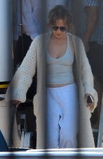 JENNIFER LOPEZ Returns Home in Los Angeles 08/03/2024