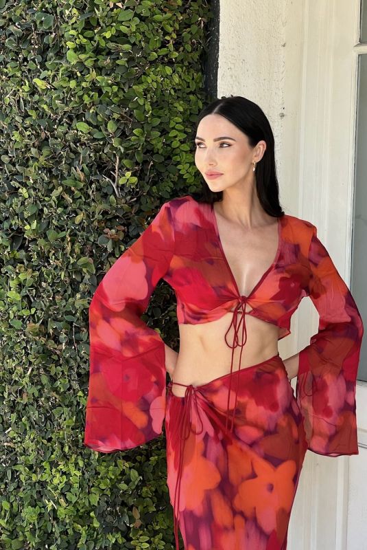 JESSICA GREEN - Instagram Photos 08/15/2024