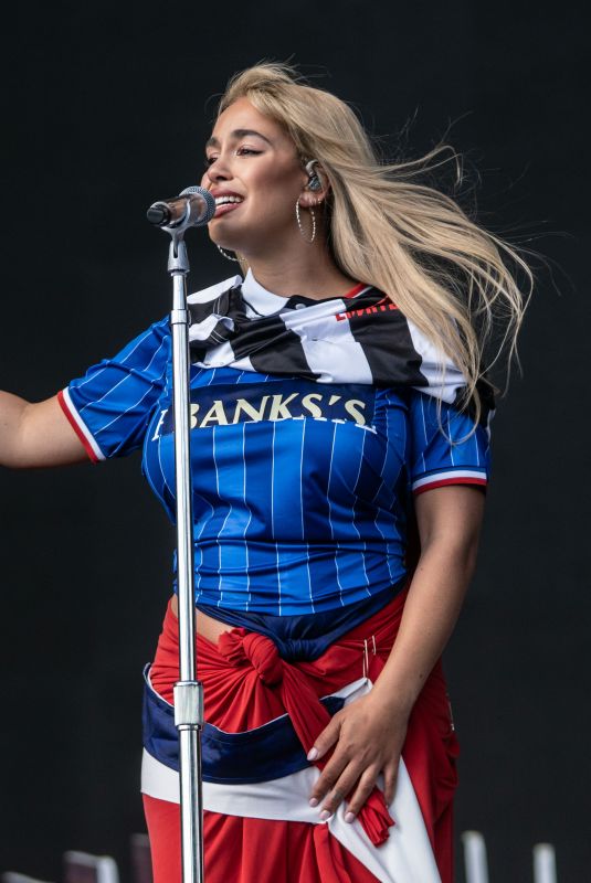 JORJA SMITH Performs at Leeds Festival 2024 at Bramham Park 08/24/2024