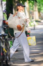 KATIE HOLMES Arrives Home After Dropping off Her Daughter Suri at College in Pittsburgh 08/19/2024