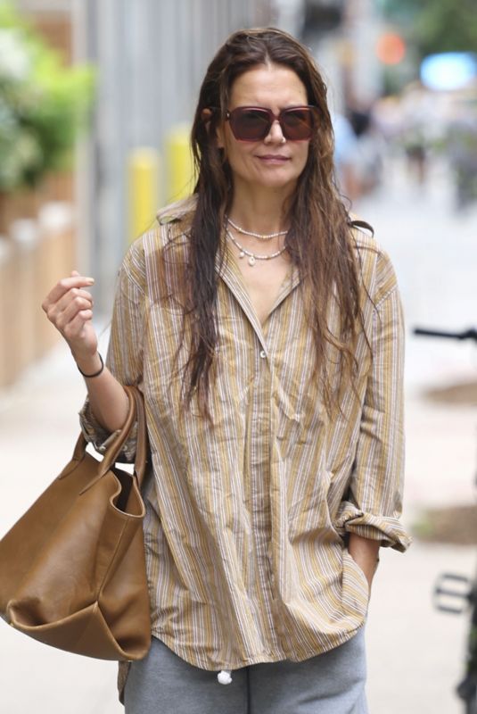KATIE HOLMES Out and About in New York 08/11/2024