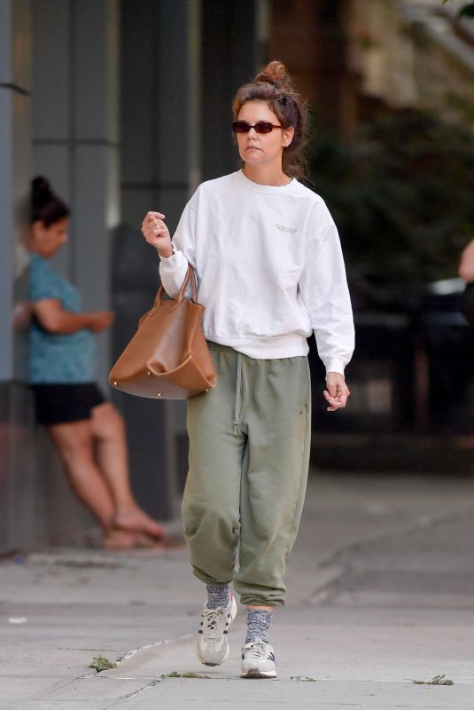 KATIE HOLMES Out for a Morning Stroll in New York 08/06/2024