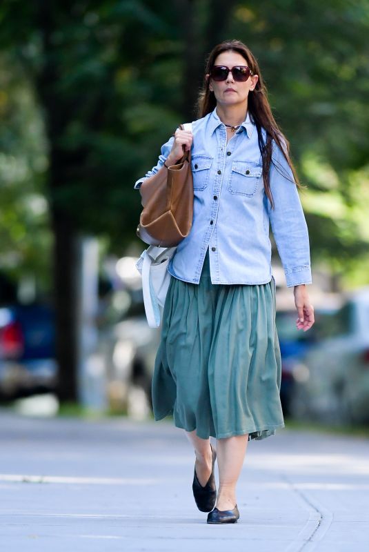 KATIE HOLMES Out in New York 08/23/2024