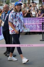 KATIE LEDECKY Arrives at USA vs Serbia Basketball Semi-final at Paris Olympics 08/08/2024