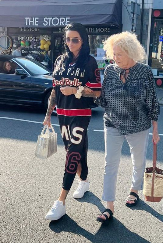 KATIE PRICE Out with Her Mum Amy Price in London 08/27/2024