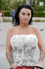 KATIE PRICE with Heavily Bruised Face on Her Turkish Getaway 08/08/2024