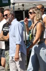 KELLY RIZZO and Breckin Meyer at a Local Farmers Market in Studio City 08/18/2024