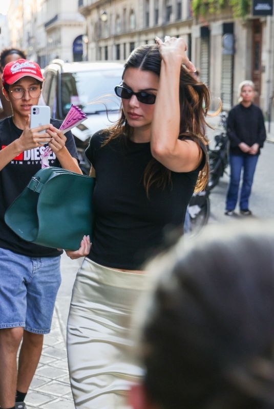 KENDALL JENNER Arrives at Kinu Restaurant in Paris 08/02/2024
