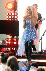 KIMBERLY SCHLAPMAN and KAREN FAIRCHILD Performs at Today Show Citi Summer Concert Series in New York 08/12/2024