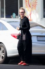 KRISTEN BELL Leaves Blackstone Optometry Clinic in Los Feliz 08/28/2024