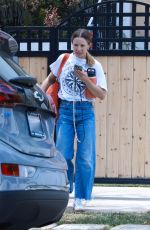 KRISTEN BELL Stopping by a Friend