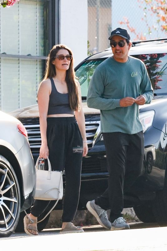 LAUREN PARSEKIAN Leaves Breakfast with a Friend in Los Angeles 08/20/2024