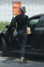 LISA RINNA Out for Coffee and Pastries at Starbucks After Pilates Class in Los Angeles 08/01/2024