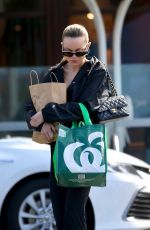 MADELEINE HOLTZNAGEL at Whole Foods Shop and Woolworths in Bondi Beach 08/20/2024