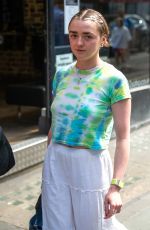 MAISIE WILLIAMS Out wih a Friend in London 08/14/2024
